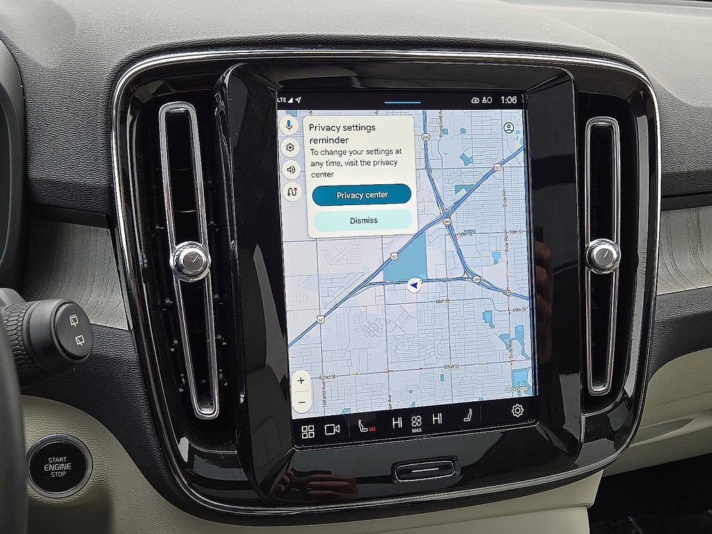 Used 2024 Volvo XC40 B5 Plus AWD/4WD image 25