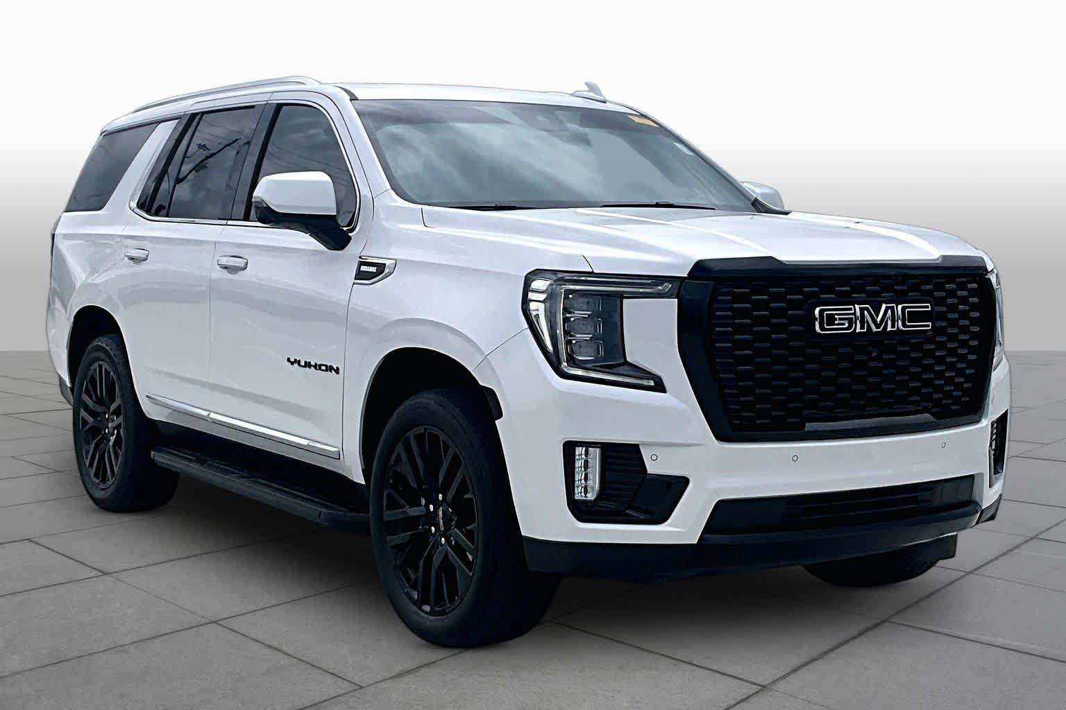 Used 2024 GMC Yukon SLT w/ SLT Luxury Package RWD image 3