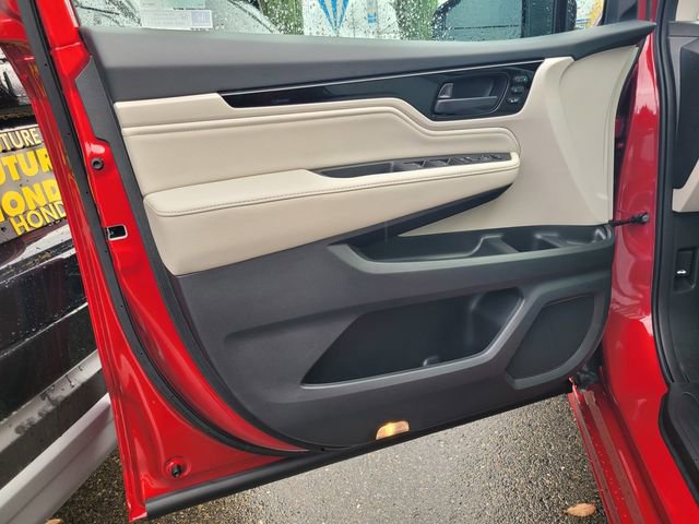 New 2026 Honda Odyssey Touring image 7
