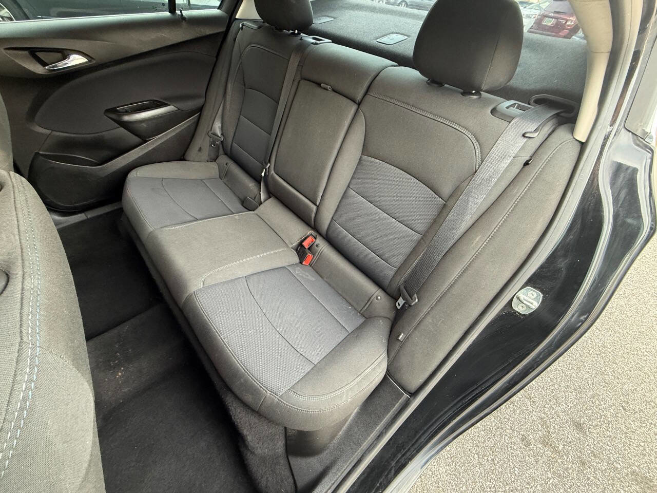 Used 2018 Chevrolet Cruze LT w/ Convenience Package image 5