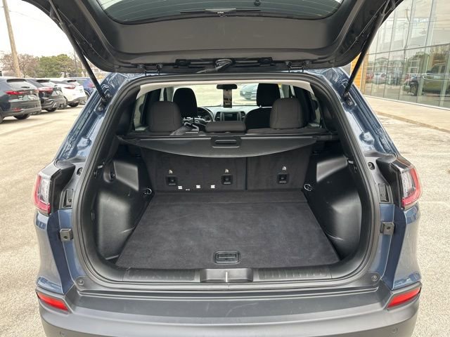 Used 2019 Jeep Cherokee Latitude w/ Popular Appearance Group image 10