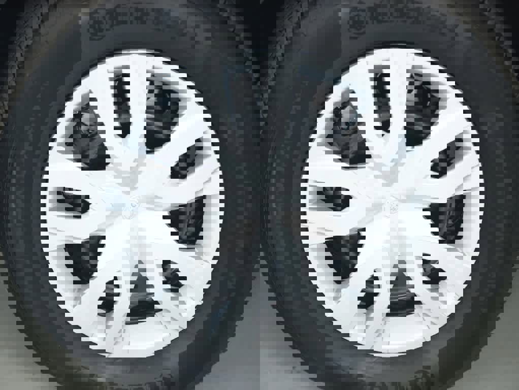 Used 2023 Toyota Corolla Cross L image 34