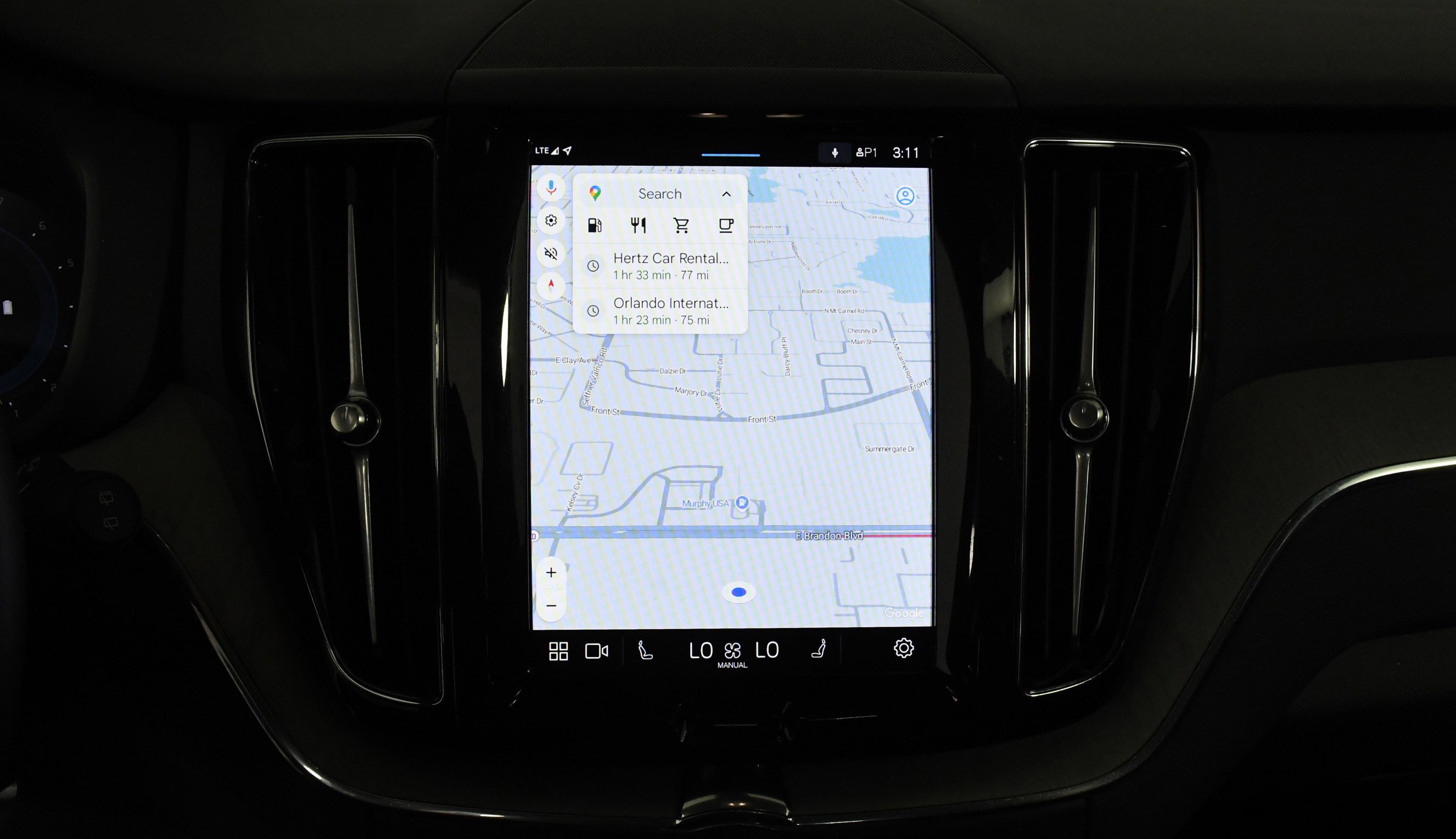 Used 2025 Volvo XC60 B5 Plus image 16