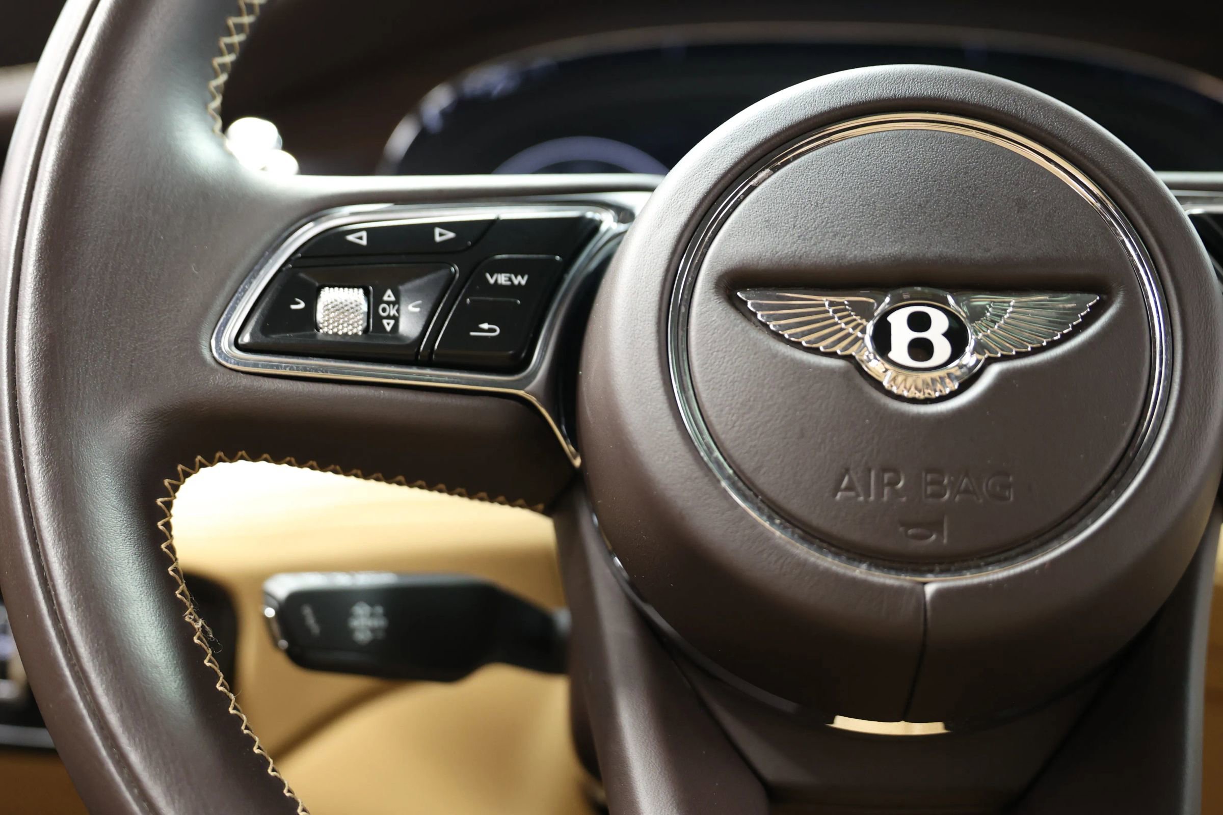 Used 2021 Bentley Bentayga AWD/4WD image 25