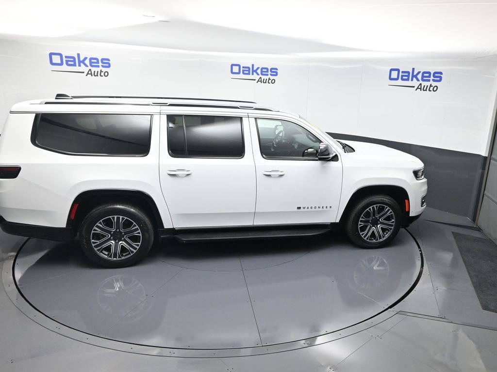 Used 2024 Jeep Wagoneer L Series II w/ Flexible Seating Group image 56