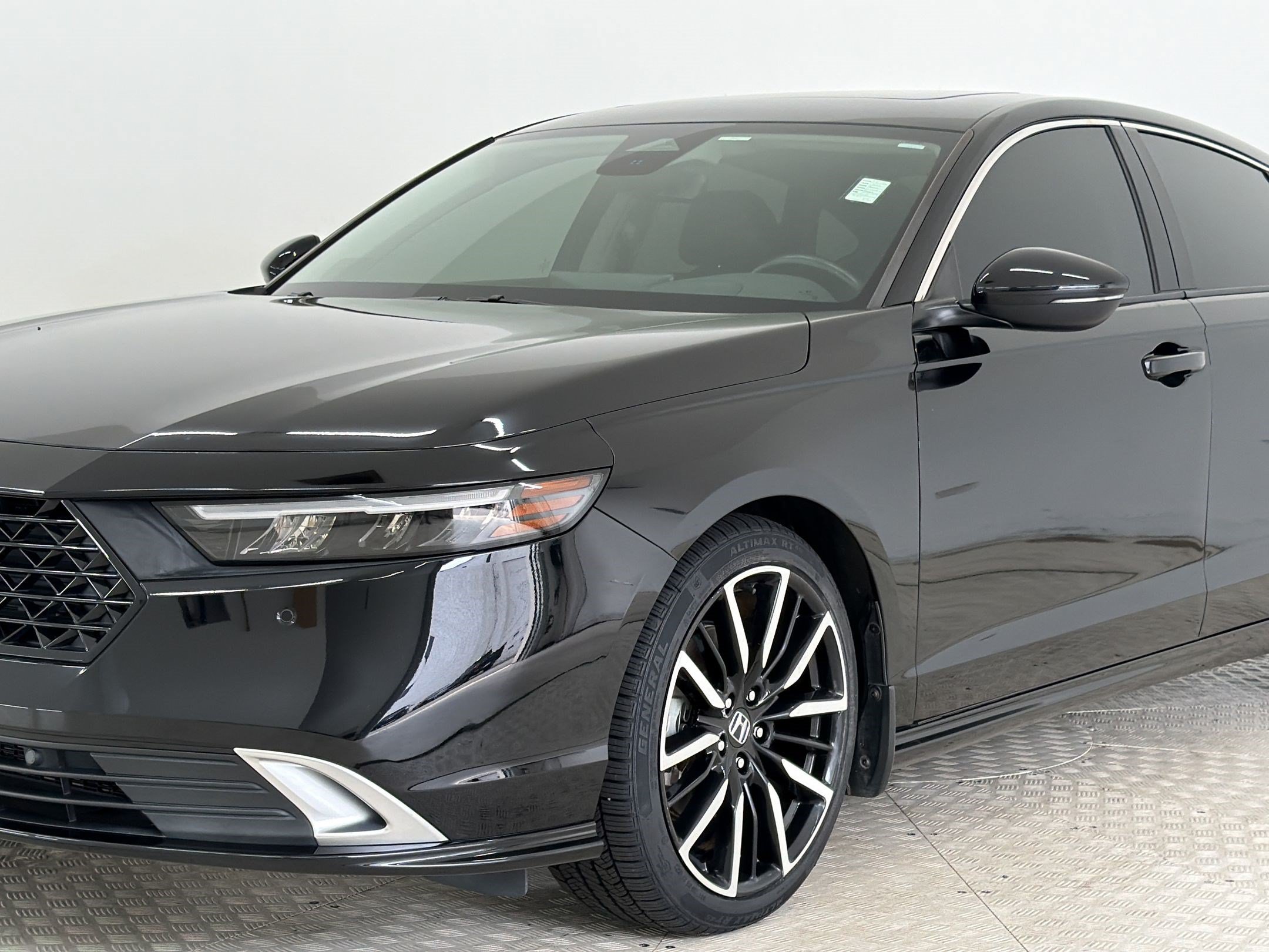 Used 2023 Honda Accord Touring image 25