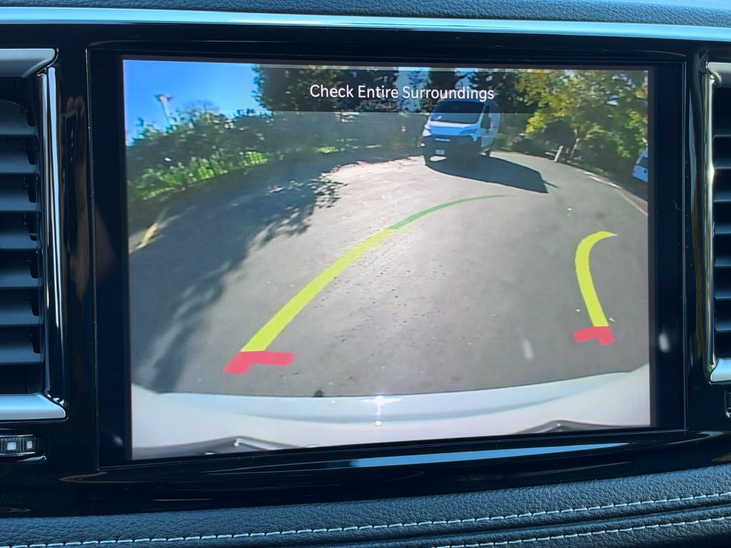 Used 2023 Chrysler Pacifica Touring-L FWD image 32