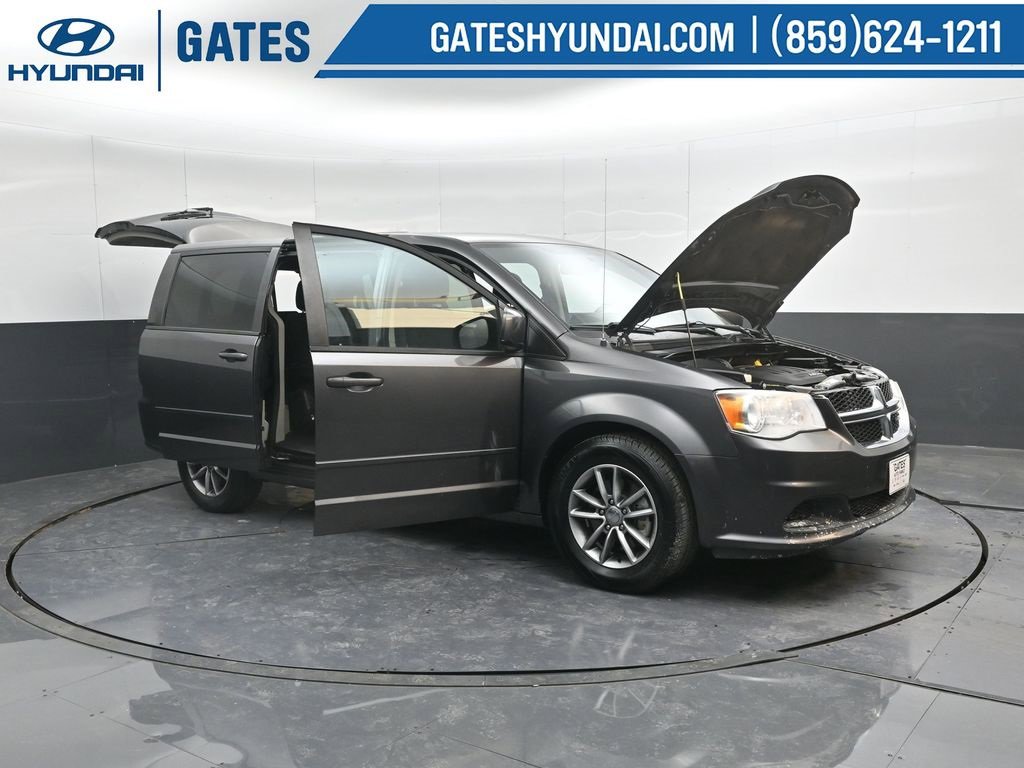 Used 2016 Dodge Grand Caravan SE image 47