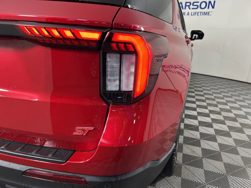 Used 2025 Ford Explorer ST w/ Sun And Sound Package image 7