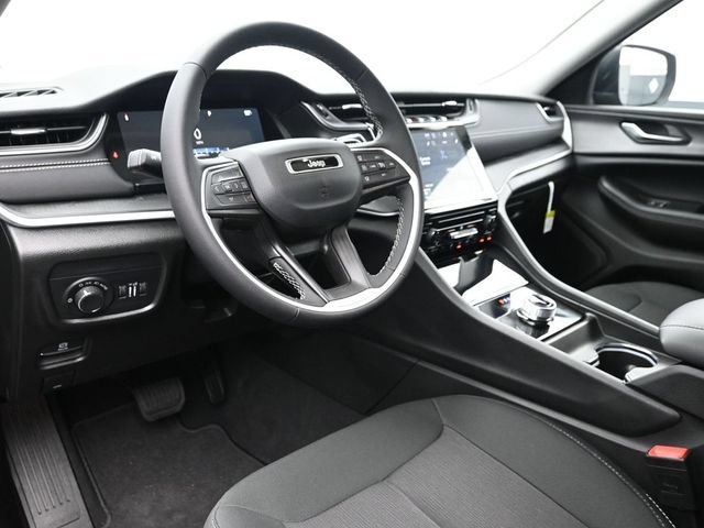 Used 2024 Jeep Grand Cherokee Laredo X AWD/4WD image 18
