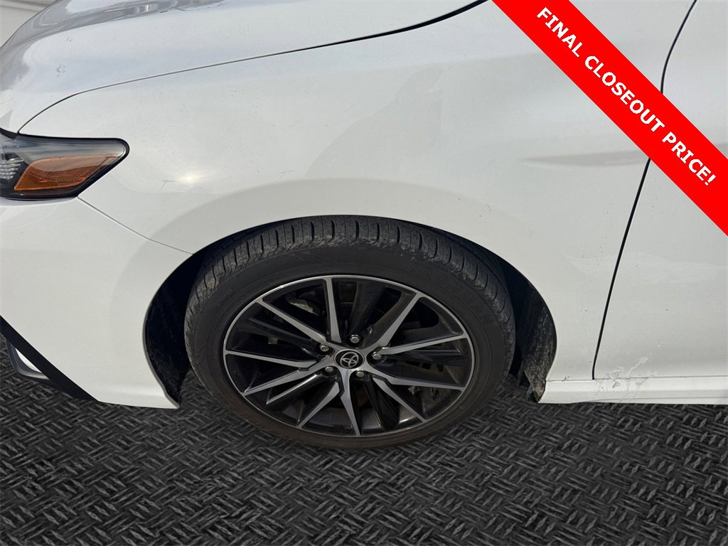 Used 2023 Toyota Camry SE image 8