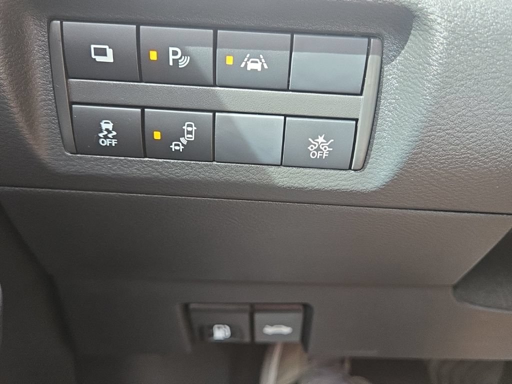 Used 2025 Nissan Kicks Play S FWD image 32