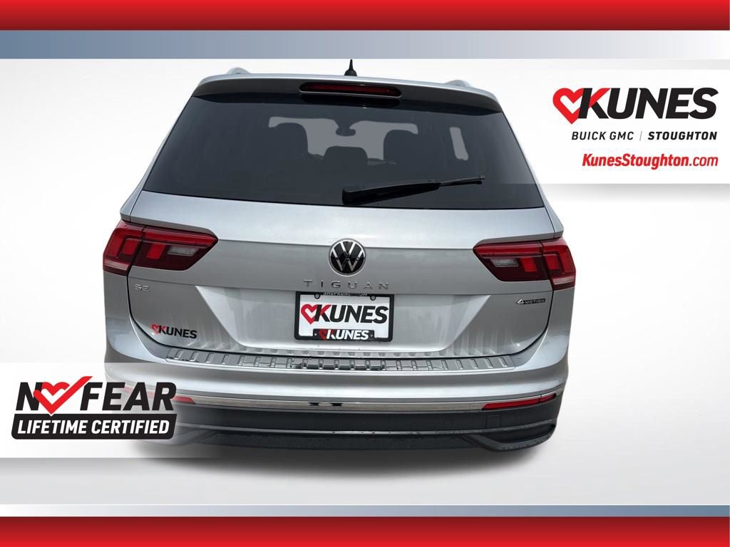Used 2022 Volkswagen Tiguan SE w/ Panoramic Sunroof Package image 10