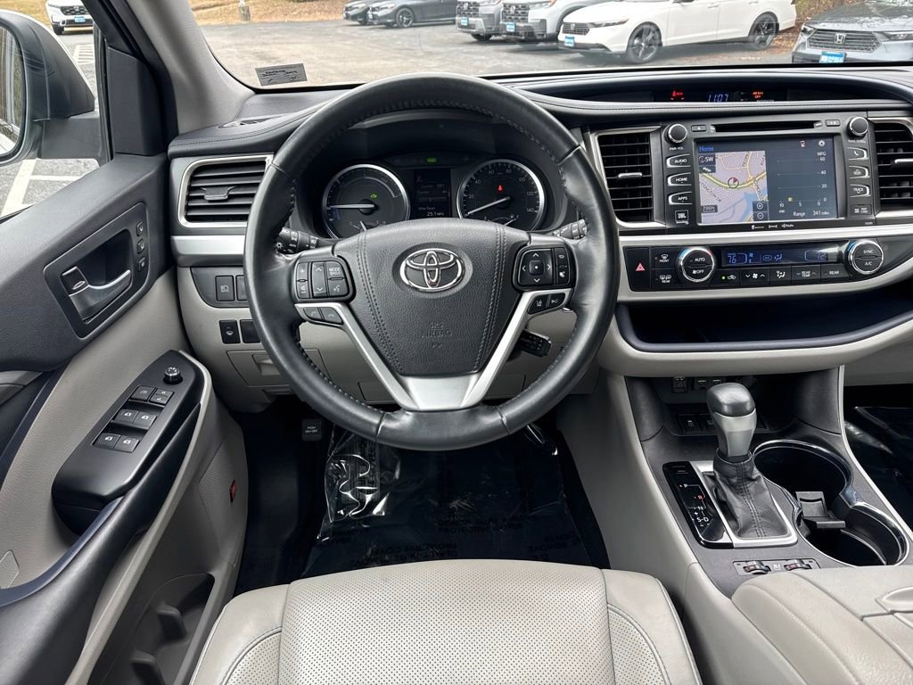 Used 2019 Toyota Highlander Limited image 16