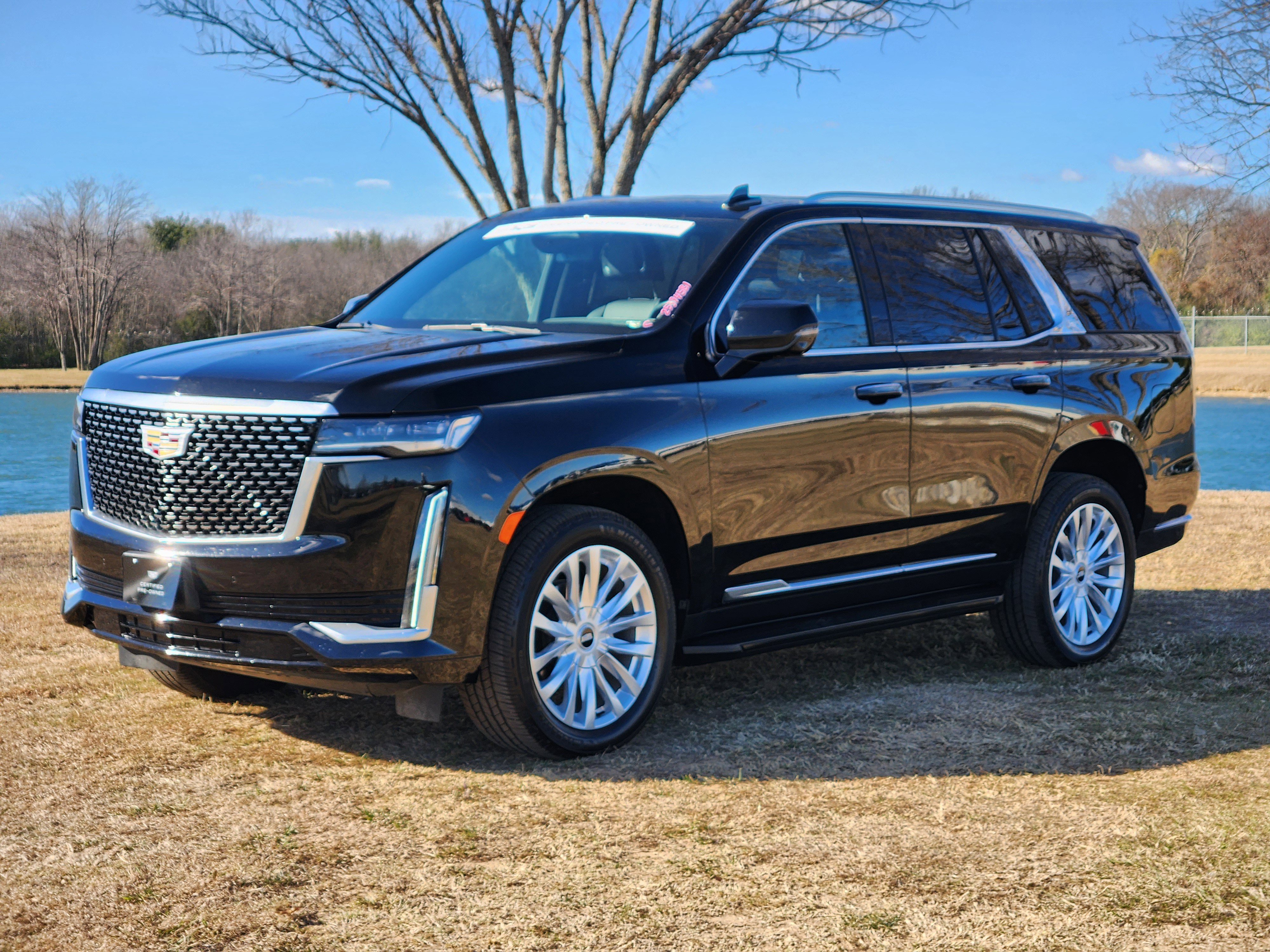 Certified 2021 Cadillac Escalade Luxury image 3