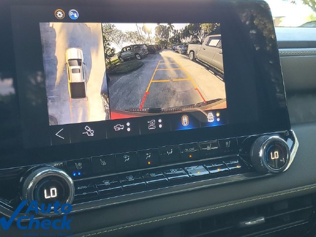 Used 2026 Chevrolet Colorado ZR2 w/ Technology Package AWD/4WD image 21