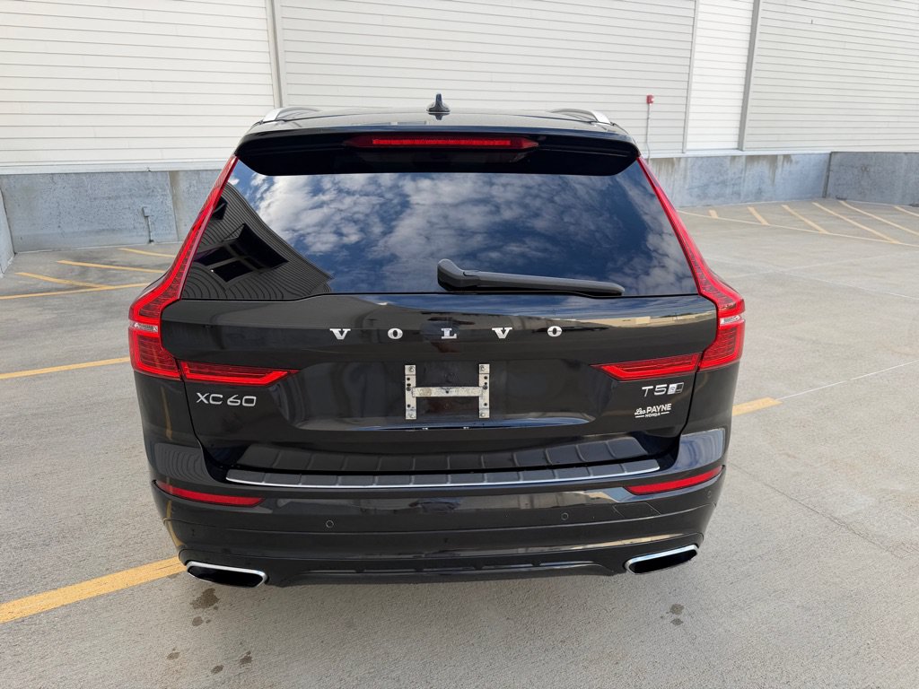Used 2018 Volvo XC60 T5 R-Design w/ Convenience Package AWD/4WD image 4