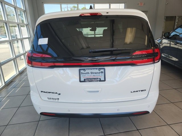 New 2025 Chrysler Pacifica Limited image 10