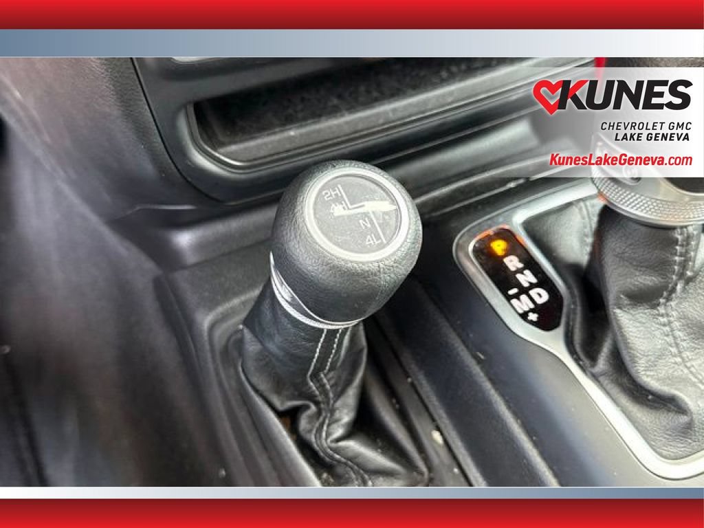 Used 2025 Jeep Wrangler Unlimited Sahara AWD/4WD image 27