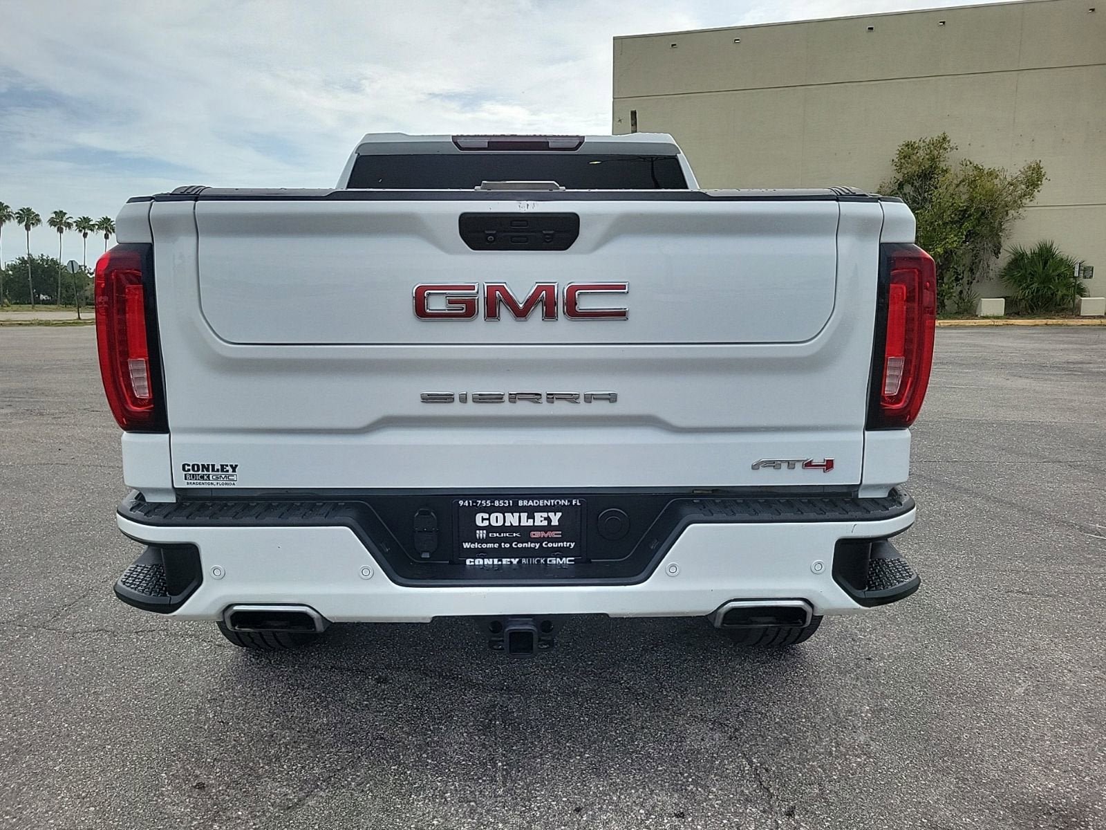 Used 2021 GMC Sierra 1500 AT4 w/ Driver Alert Package II AWD/4WD image 6