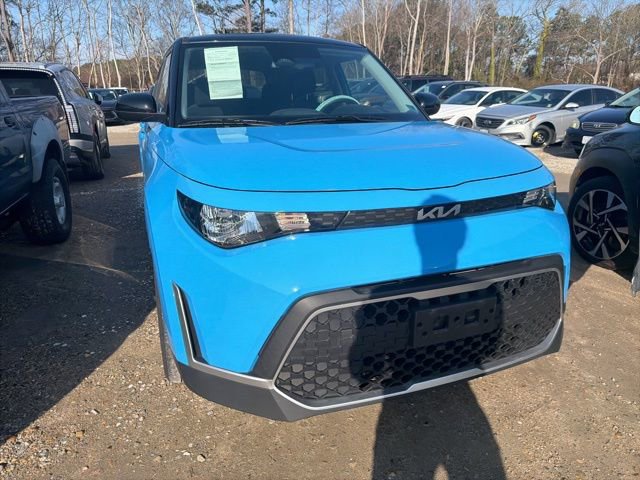 Used 2023 Kia Soul S image 2