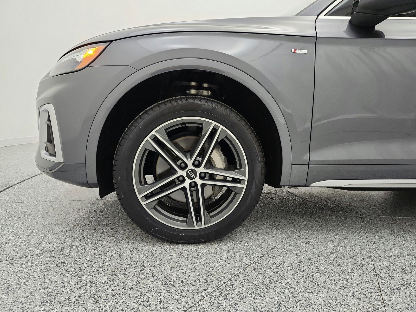 Used 2023 Audi Q5 e Premium w/ Convenience Package AWD/4WD image 17
