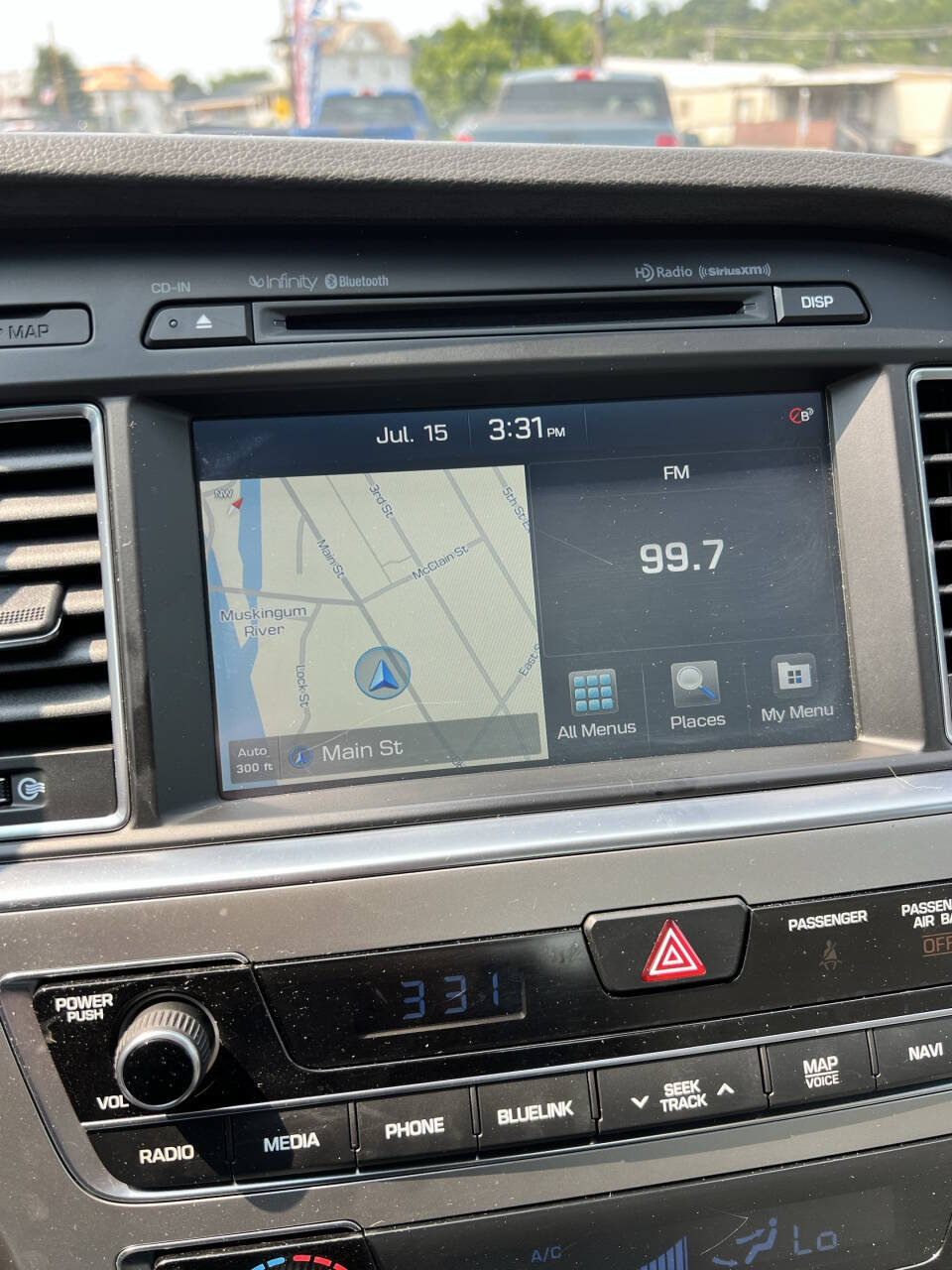 Used 2015 Hyundai Sonata Limited w/ Option Group 06 FWD image 16