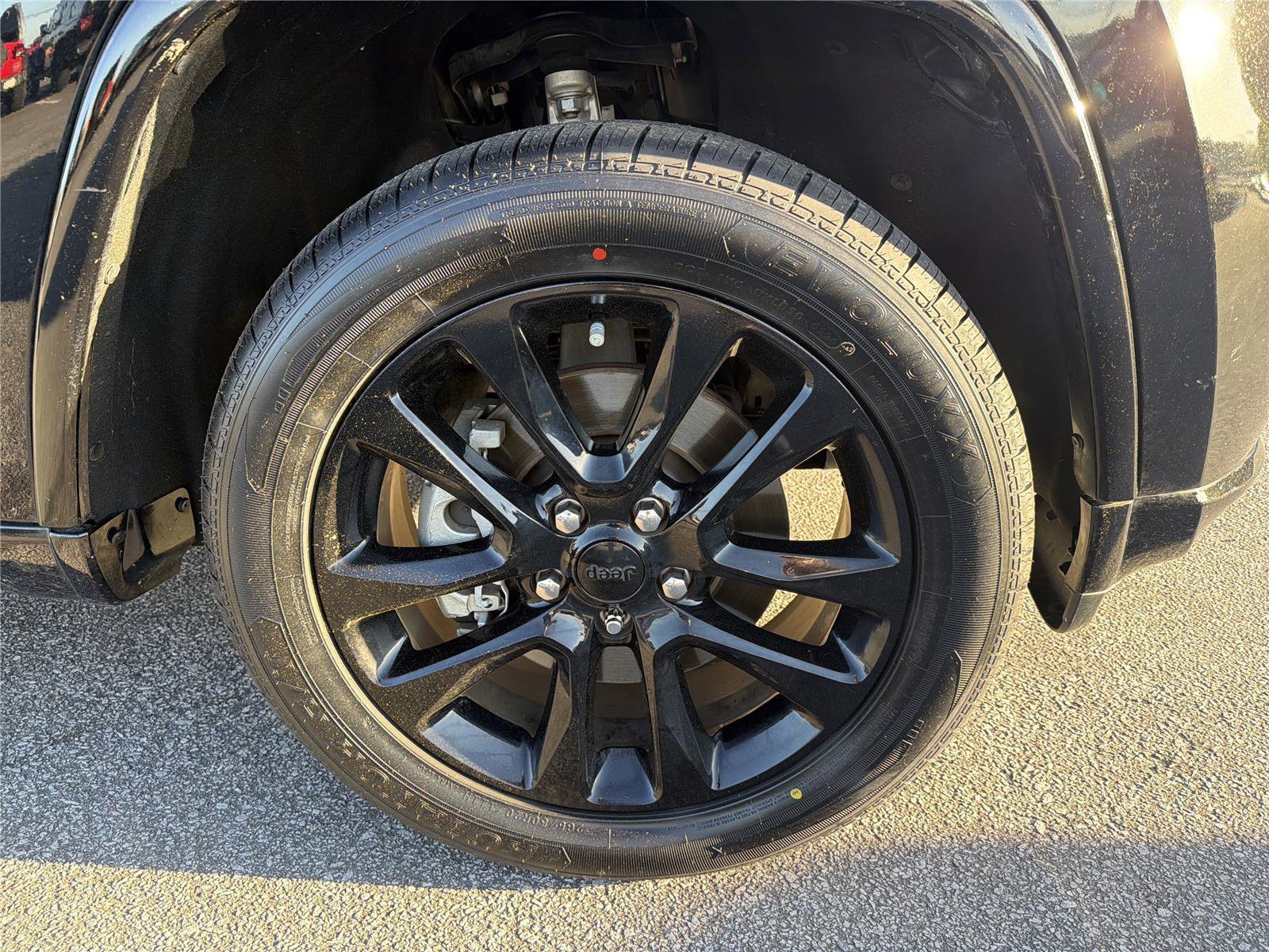 Used 2021 Jeep Grand Cherokee Laredo X image 12