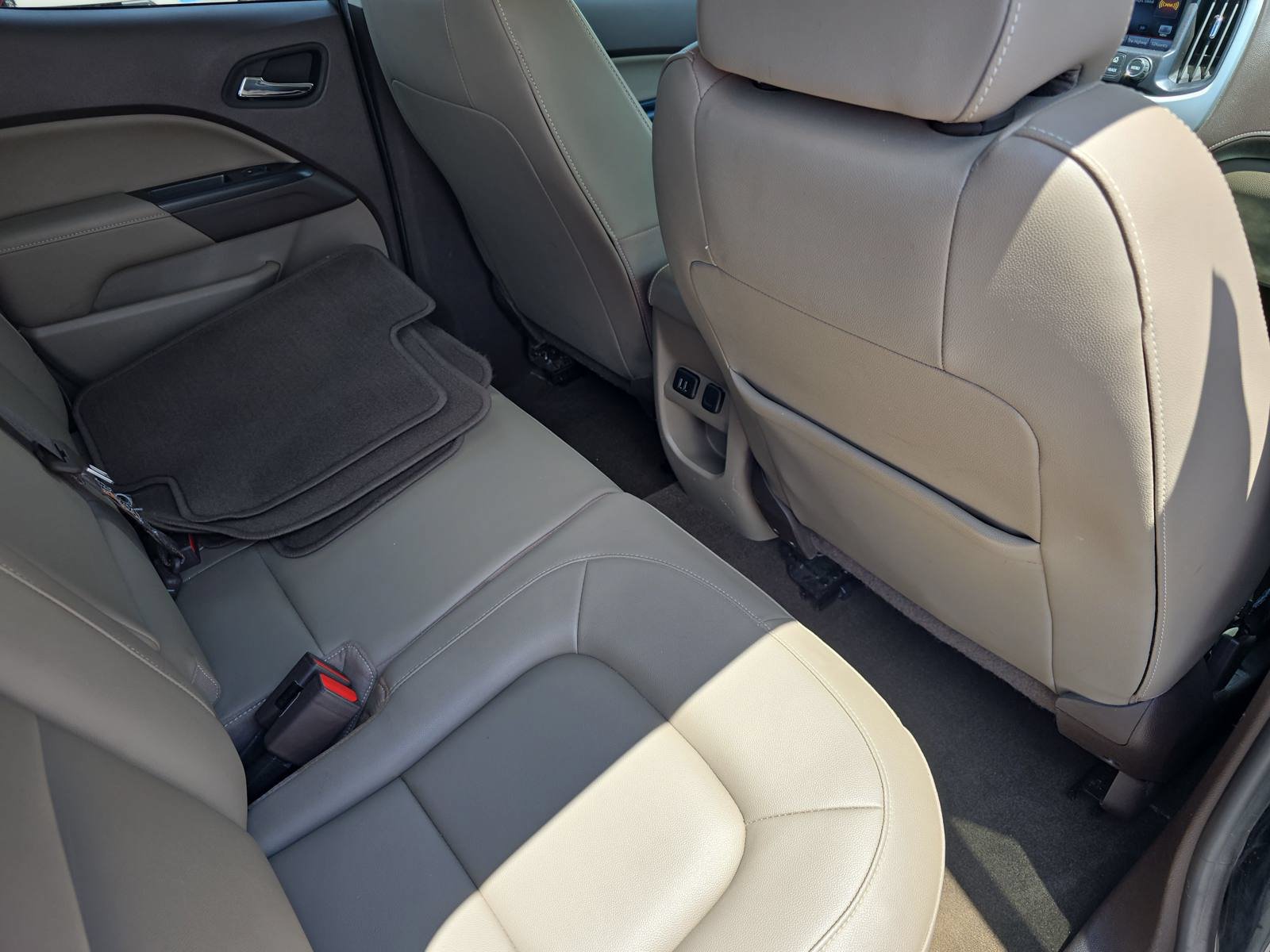 Used 2015 GMC Canyon SLT w/ Driver Alert Package AWD/4WD image 11