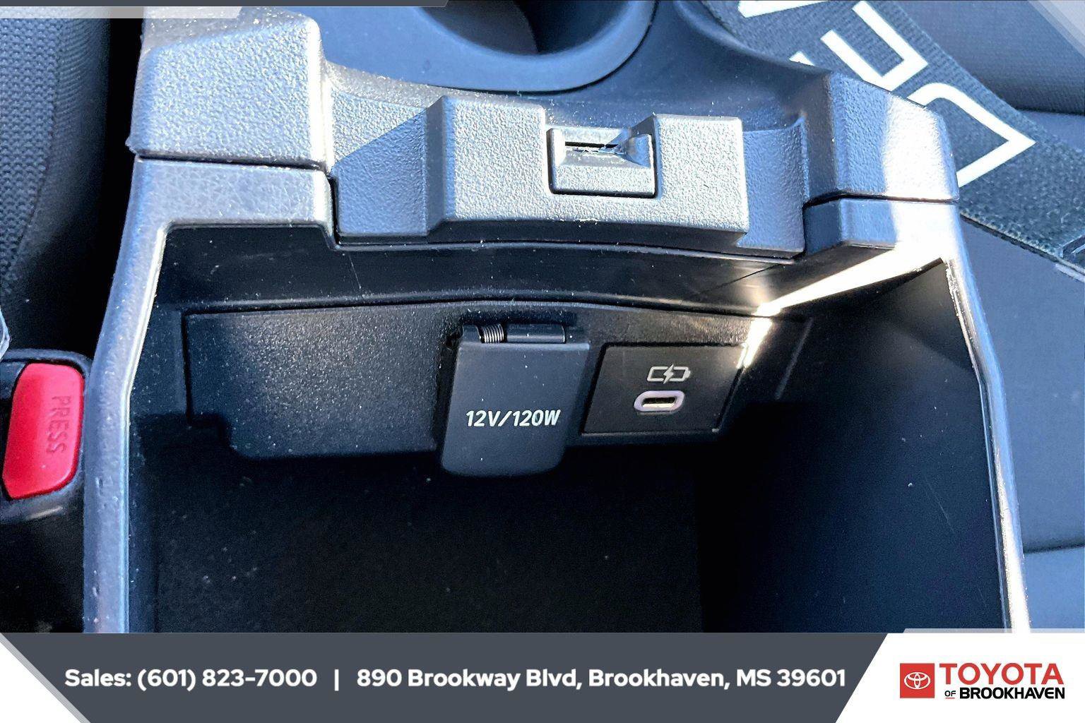 Used 2024 Toyota Corolla LE FWD image 25