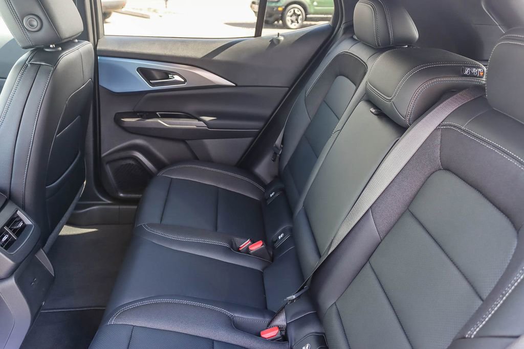 New 2026 Chevrolet Equinox EV LT image 17