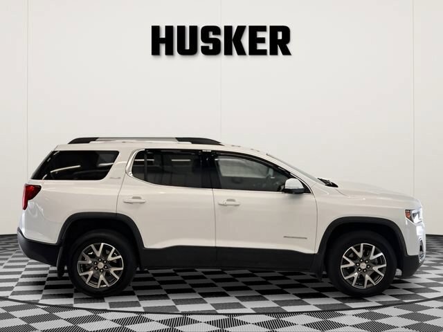 Certified 2023 GMC Acadia SLE w/ Driver Convenience Package AWD/4WD image 2