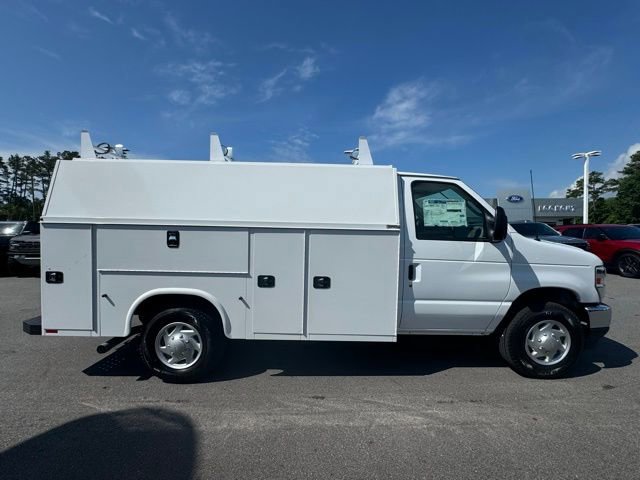 New 2025 Ford E-350 and Econoline 350 Super Duty w/ Power Equipment Group RWD image 6