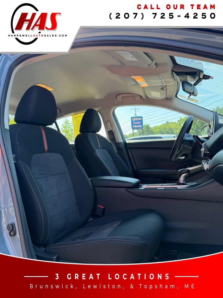 Used 2025 Nissan Sentra SR w/ Midnight Edition FWD image 13