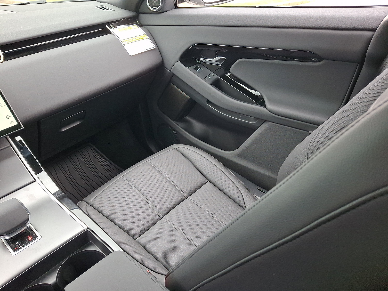 New 2026 Land Rover Range Rover Evoque S AWD/4WD image 4