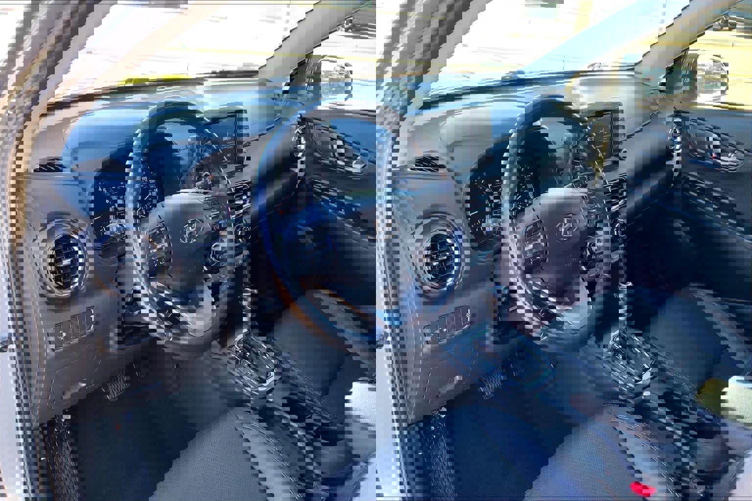 Used 2018 Hyundai Kona Limited image 17