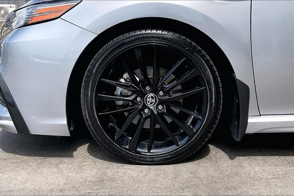 Used 2021 Toyota Camry XSE w/ Carpet Mat Package (TMS) FWD image 9