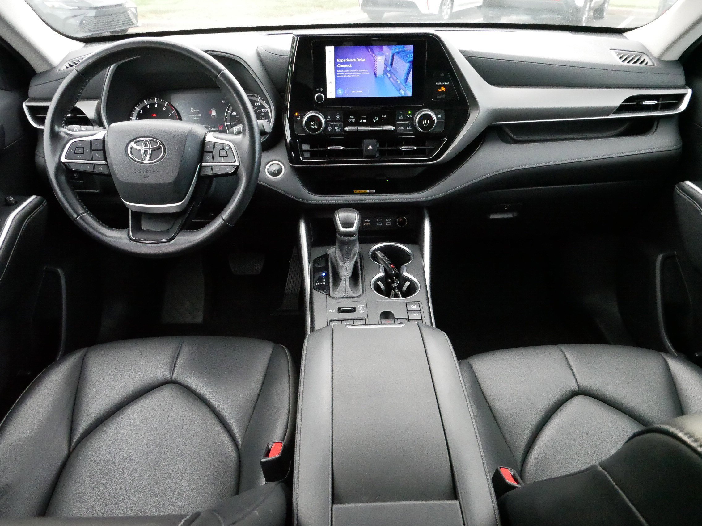 Certified 2024 Toyota Highlander XLE image 10