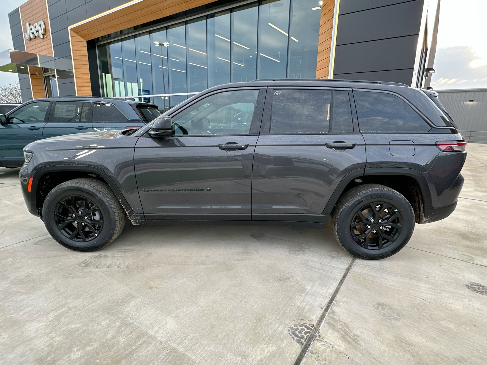 New 2026 Jeep Grand Cherokee Altitude AWD/4WD image 5