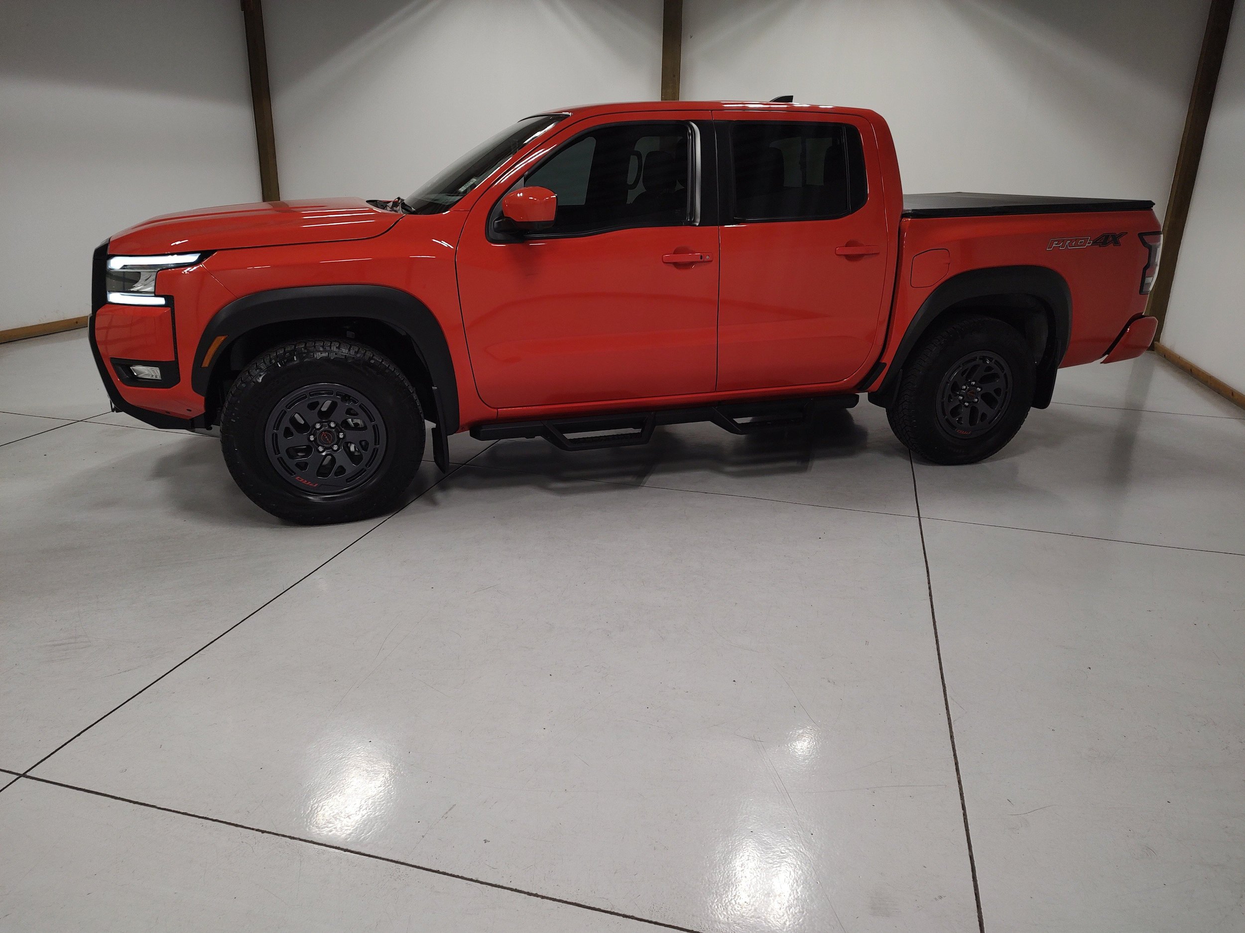 Used 2025 Nissan Frontier PRO-4X w/ Pro Convenience Package AWD/4WD image 4