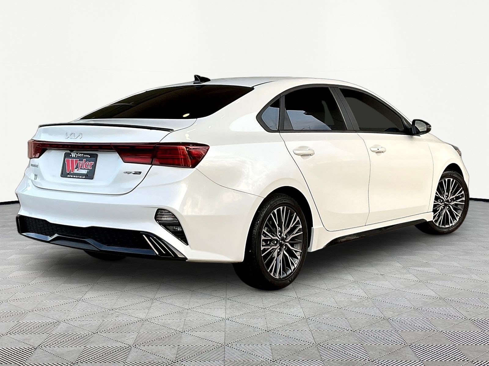 Used 2023 Kia Forte GT-Line w/ GT-Line Premium Package FWD image 6