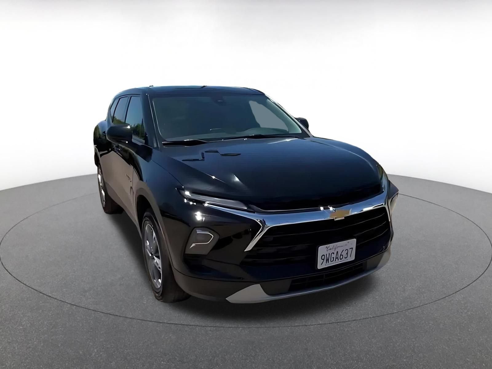 Used 2026 Chevrolet Blazer LT FWD image 3