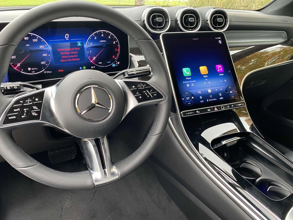 Certified 2025 Mercedes-Benz GLC 300 4MATIC image 39