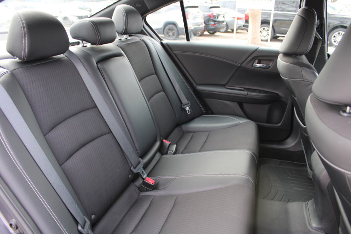 Used 2017 Honda Accord Sport image 22