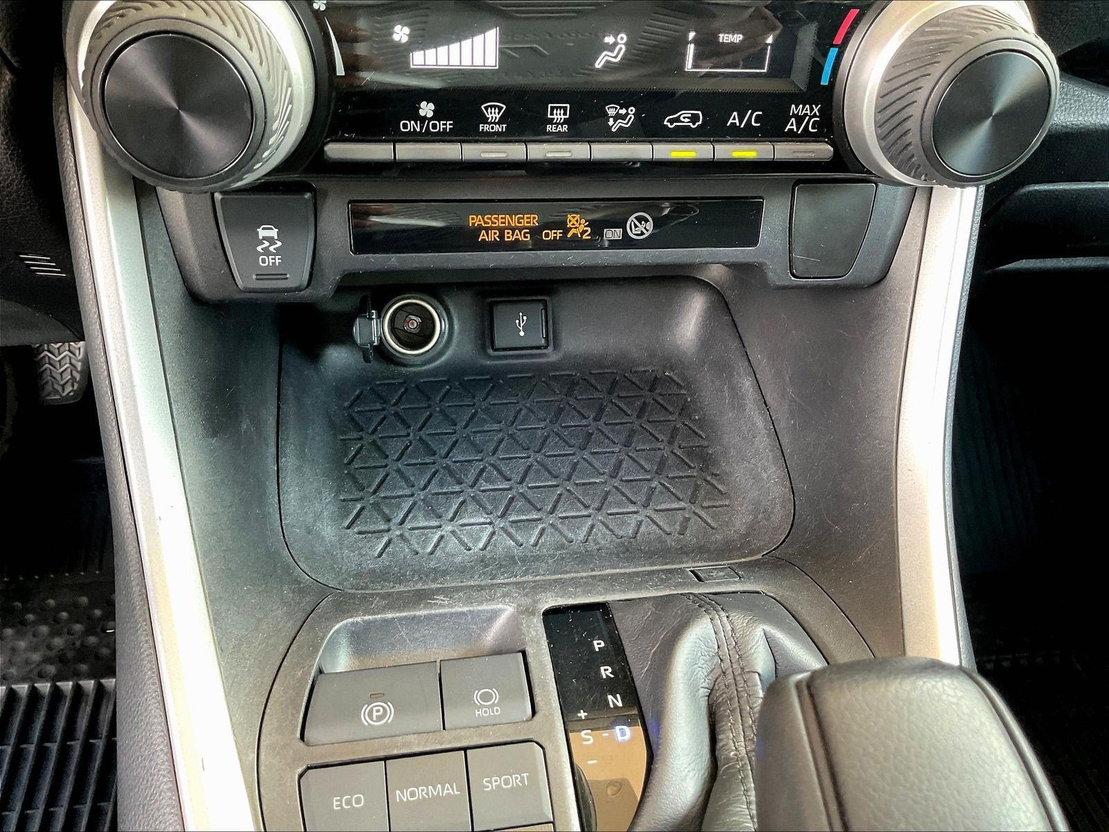Used 2020 Toyota RAV4 LE w/ All Weather Liner Package FWD image 15
