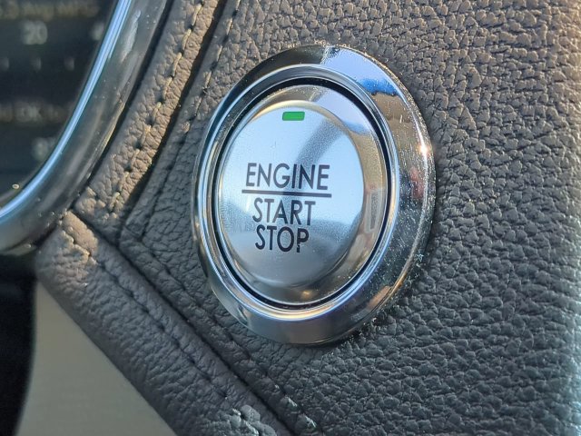 Used 2019 Lincoln Continental Reserve AWD/4WD image 28