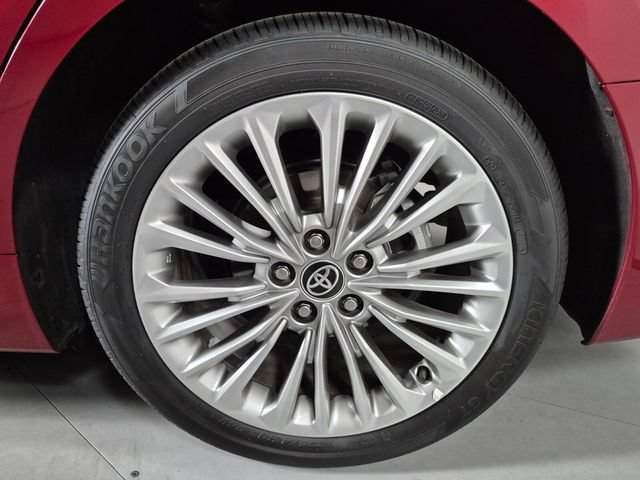 Certified 2022 Toyota Avalon Limited FWD image 11
