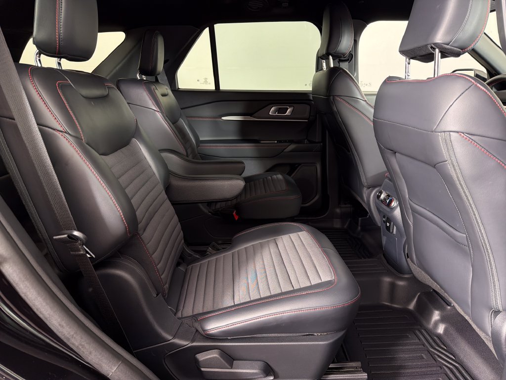 Used 2025 Ford Explorer ST-Line w/ Premium Package AWD/4WD image 23