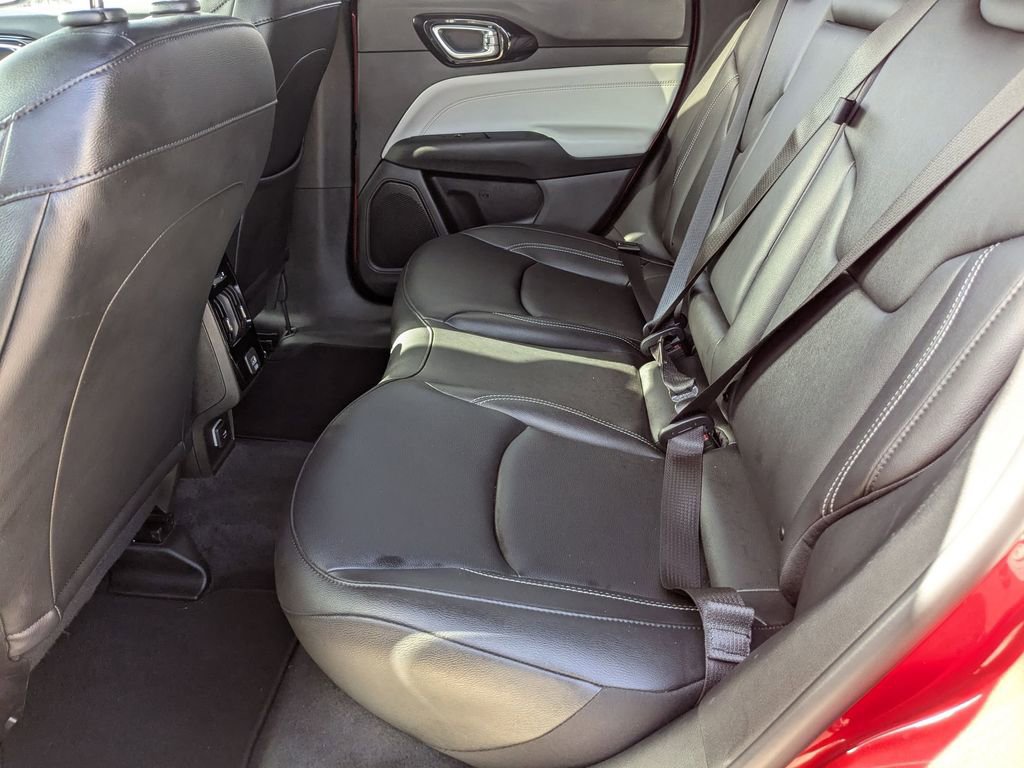 Used 2025 Jeep Compass Limited image 25