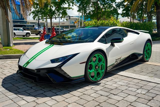 Used 2023 Lamborghini Huracan Tecnica RWD image 2
